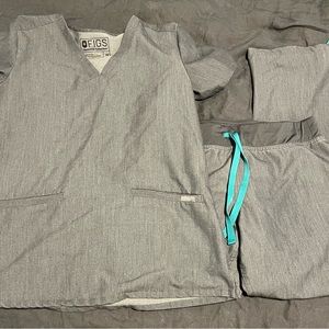 Figs graphite scrubs XS top and S straight leg pants